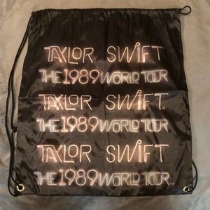Taylor Swift Bags - 1989 Tour Taylor Swift sinch sack Taylor Swift Bags - 1989 Tour Taylor Swift sinch sack